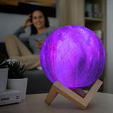 Lampe LED rechargeable galaxie lumineuse avec relief 3D et support en bois - Livraison Offerte